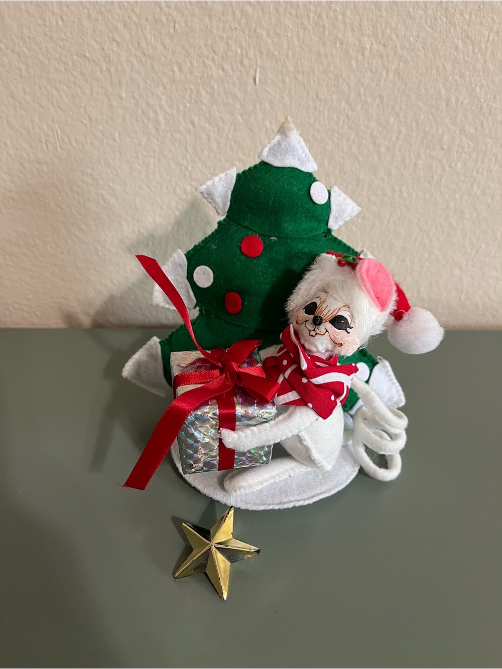 Annalee 2019 6” Gift Giving Mouse